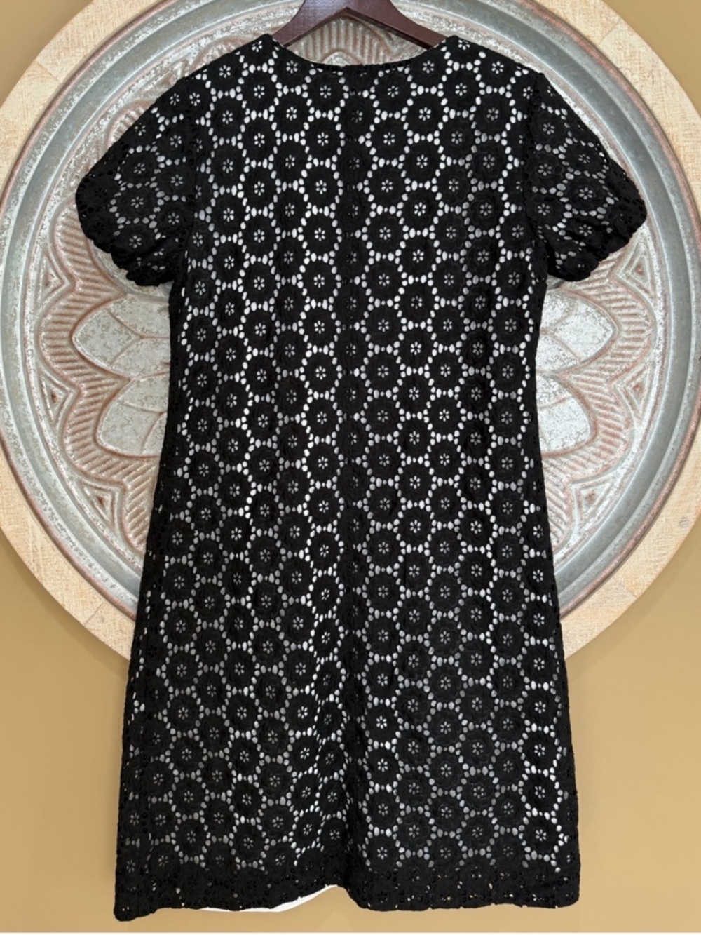 Tahari Black and White Eyelet Puff-Sleeve Button Up Silk Lined Shift Dress - Picture 3 of 3